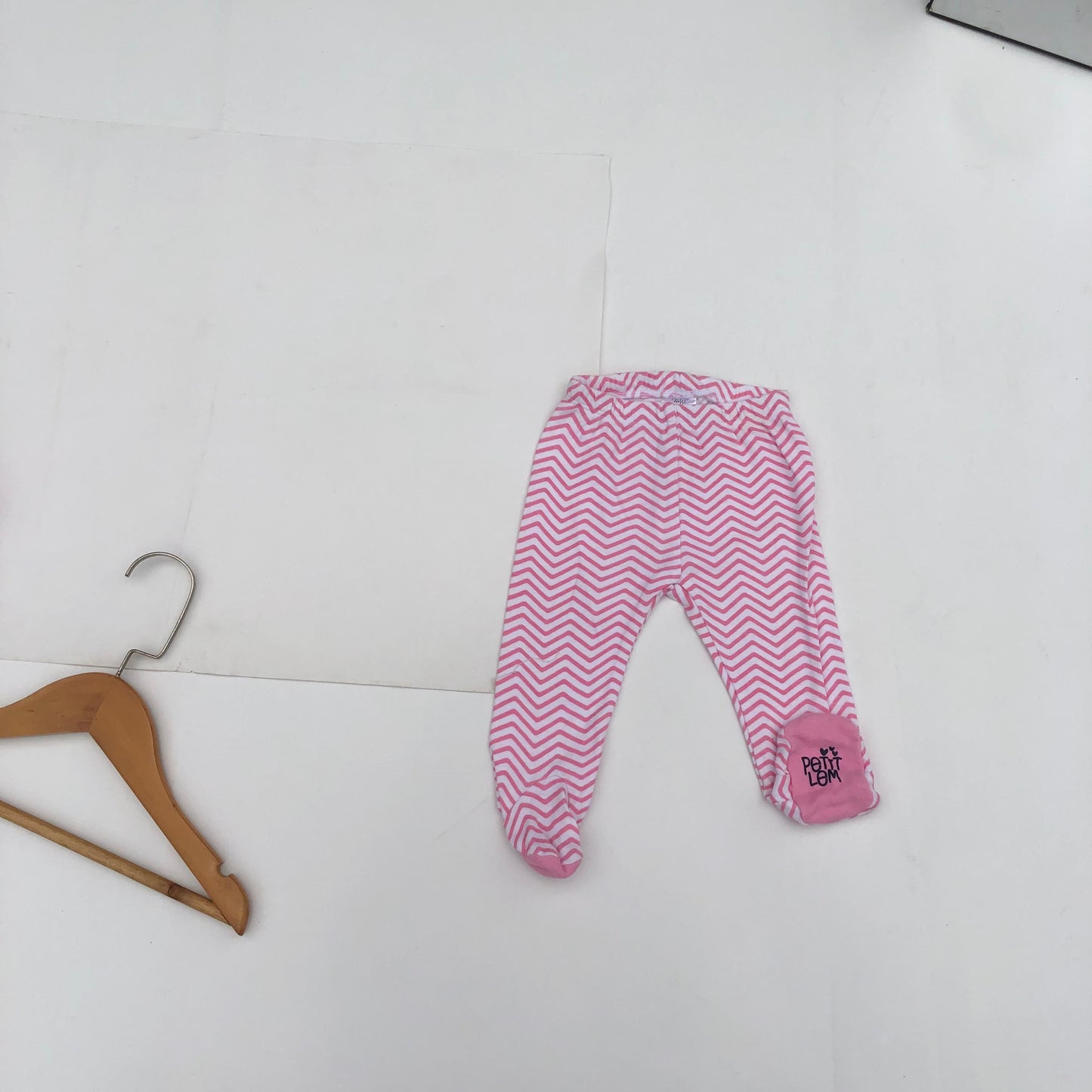6 months old Petit Lem Leggings with foot - stasthrift
