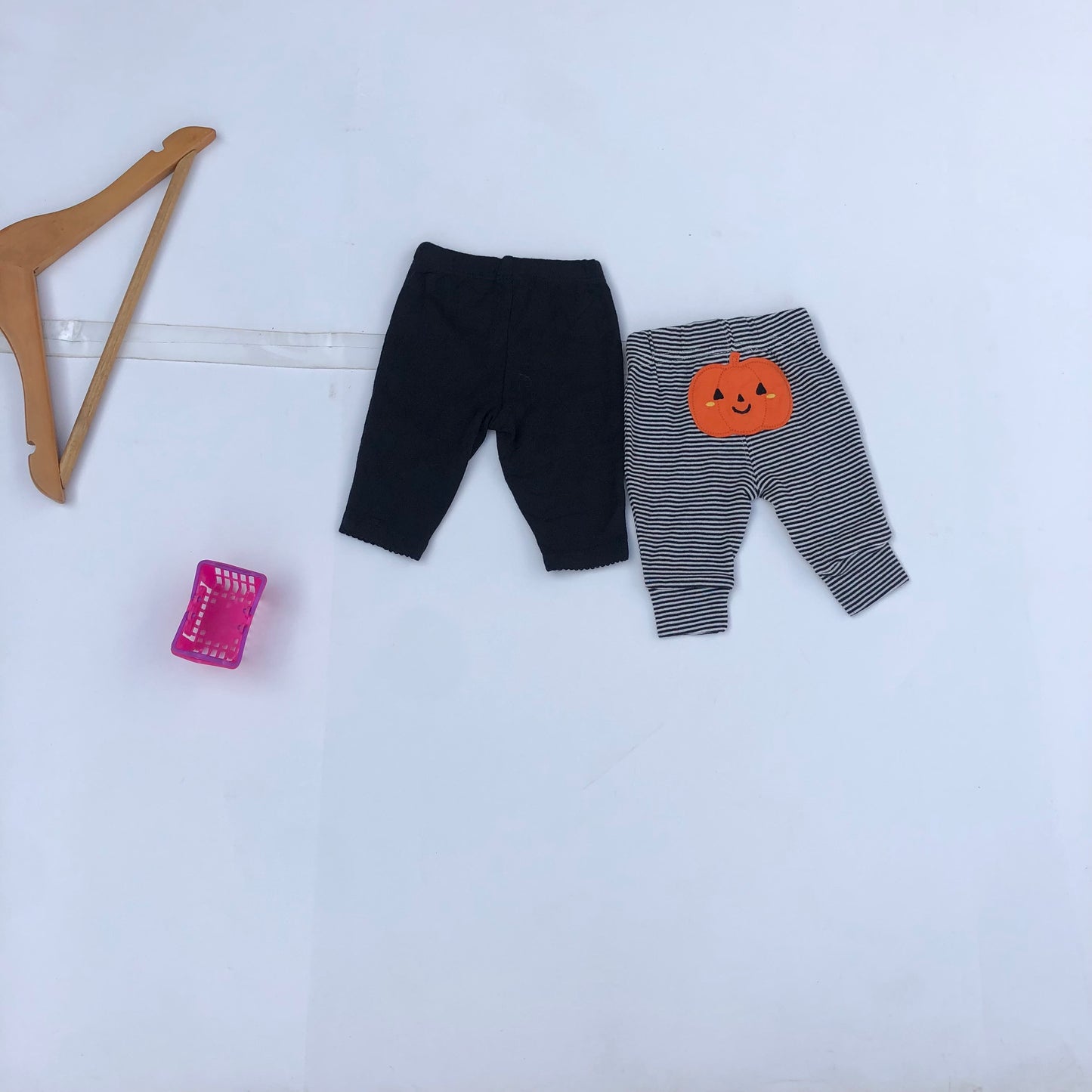 New Set Of Newborn Leggings By Carter's