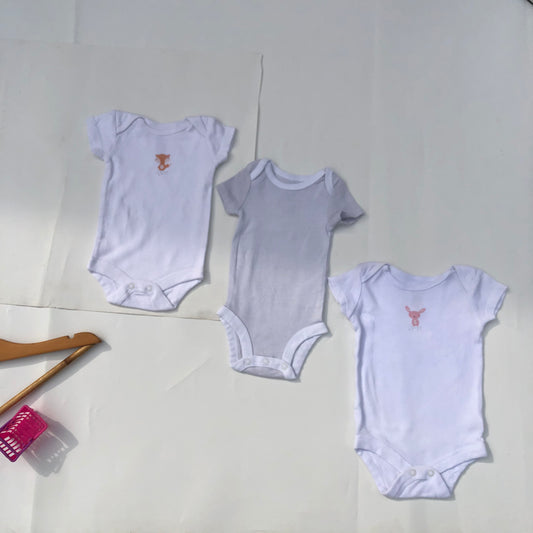 900 Naira Bodysuits Bundl90 For 0-1  month