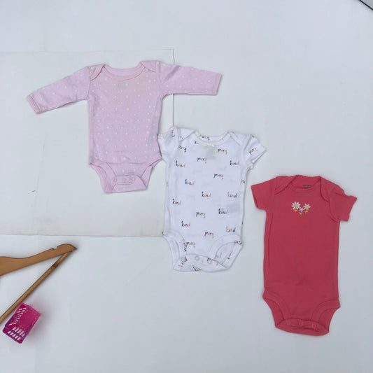 900 Naira Bodysuits Bundl99 For 0-1 month