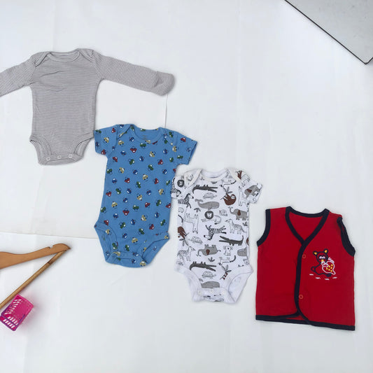 900 Naira Bodysuits Bundl100 For 0-1 month