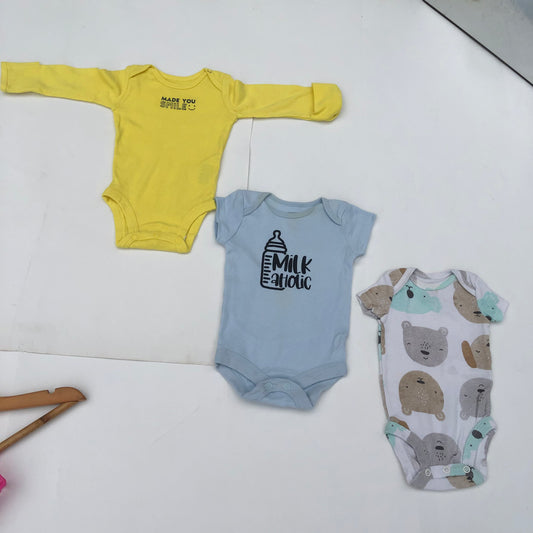 900 Naira Bodysuits Bundl92 For 0-1 month