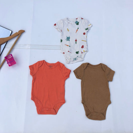 900 Naira Bodysuit Bundle44 For 0-3 months