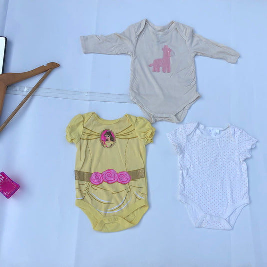 900 Naira Bodysuit Bundle33 For 3-6 months