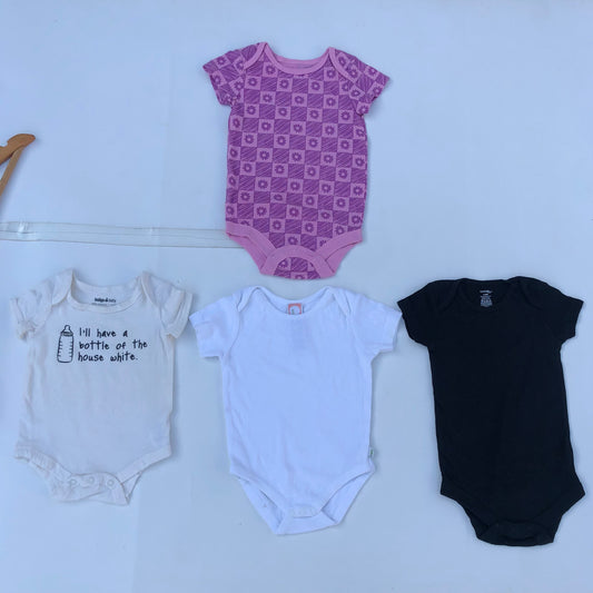 900 Naira Bodysuit Bundle31 For 3-6 months