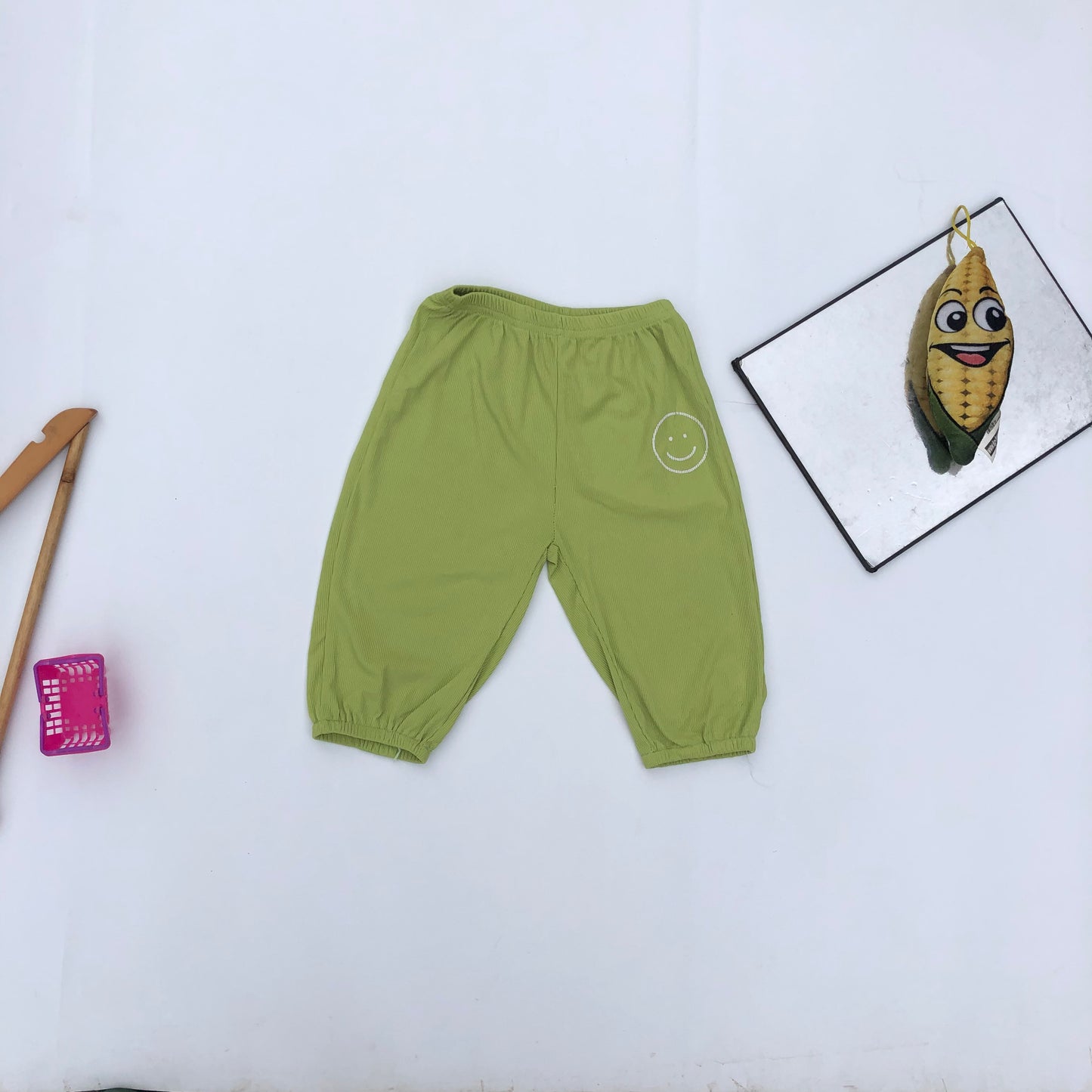 Smiley half lenght trousers for 3-4 years old