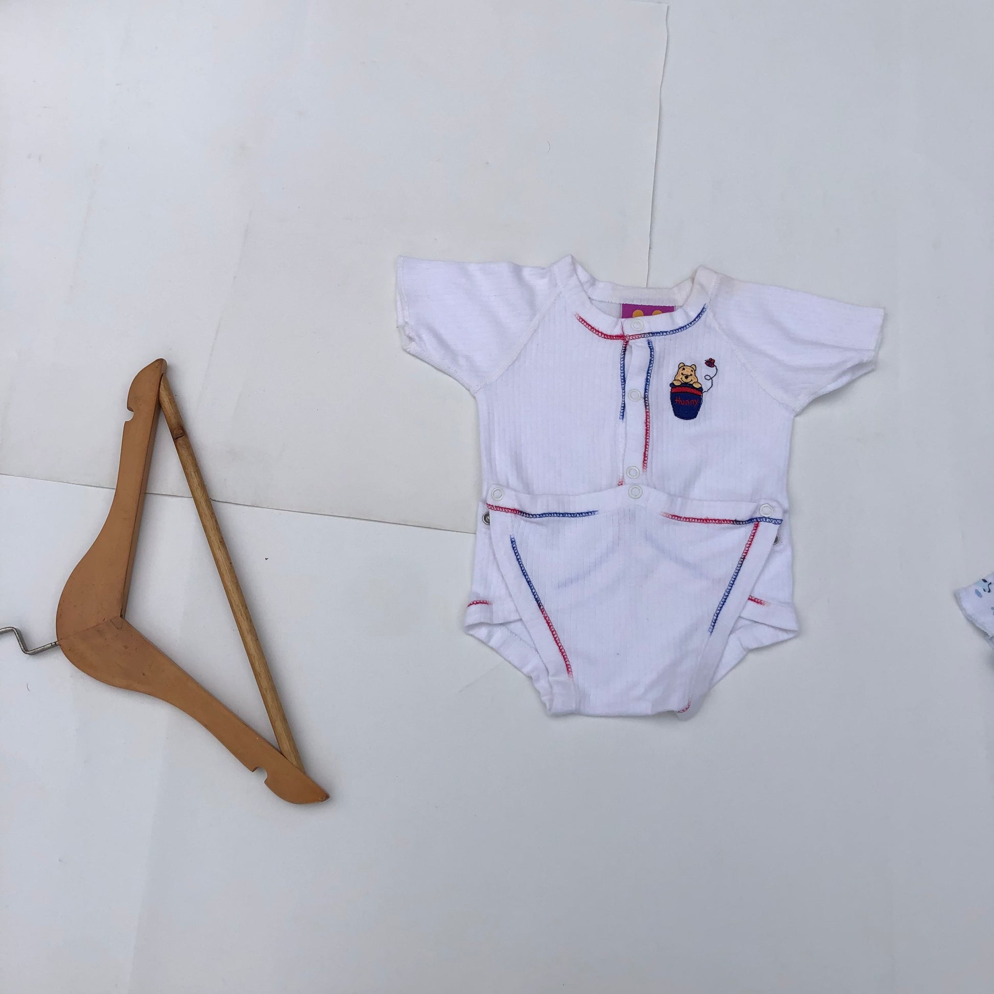 Set of Of Unisex Onesies for 3-6 Months - stasthrift