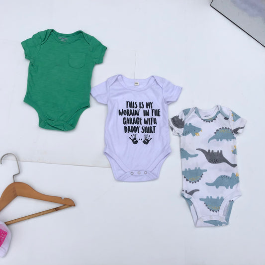900 Naira Bodysuits Bundle114 For 0-3 months