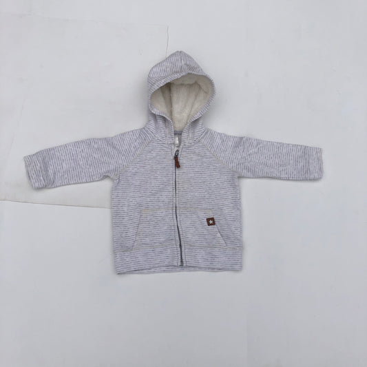 4-6 months old hoods